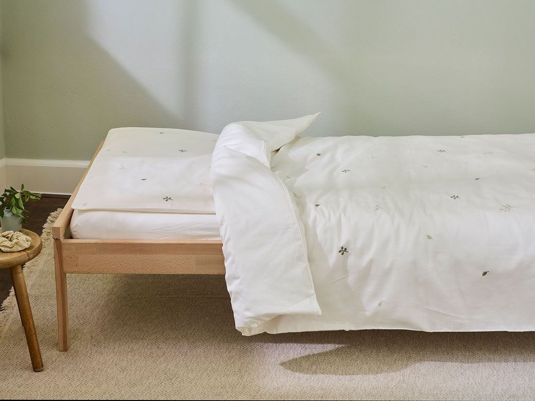 Kinderdekbedovertrek katoen satijn warm white botanical