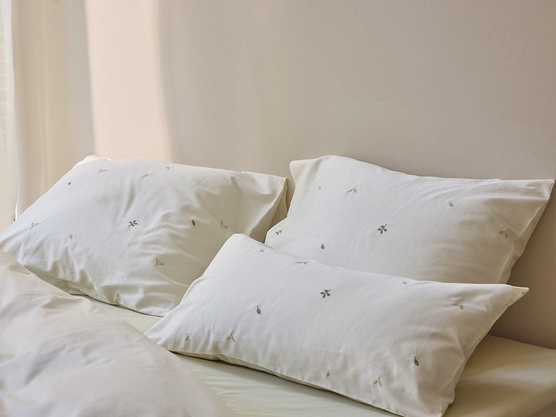 Kussensloop katoen satijn warm white botanical