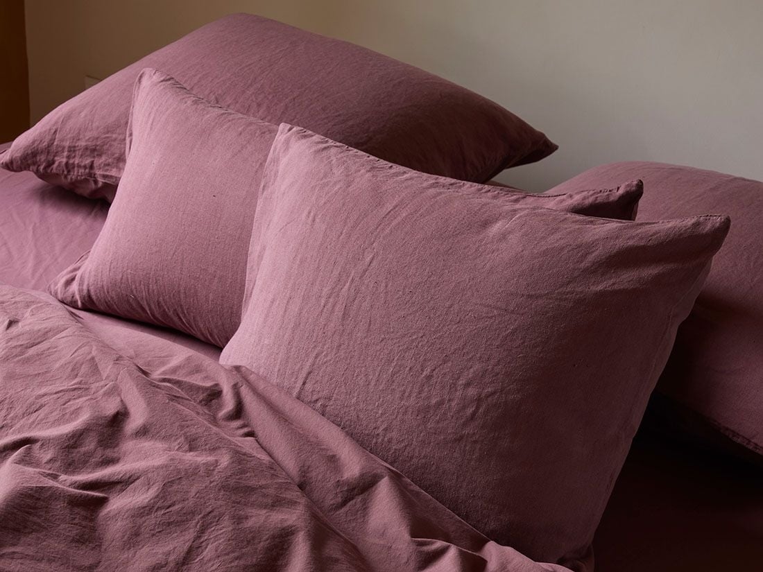 Kussensloop hennep/katoen deep raspberry