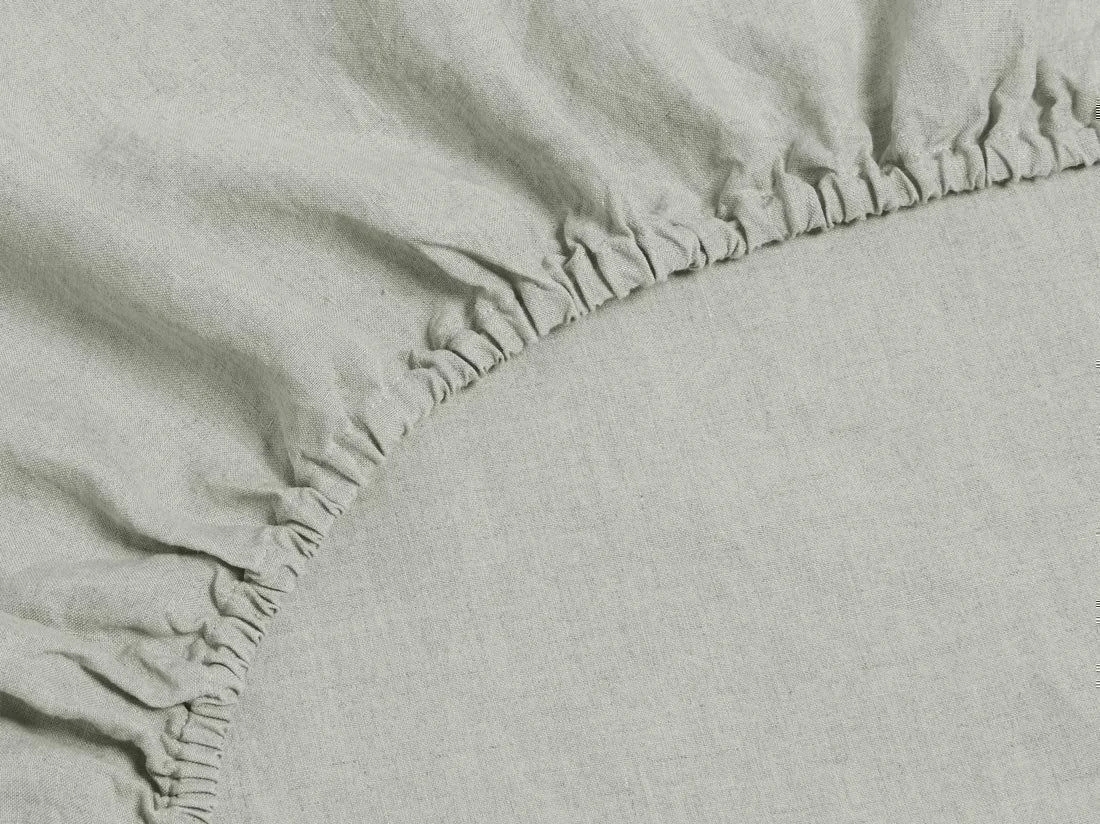 Hoeslaken gewassen linnen misty green