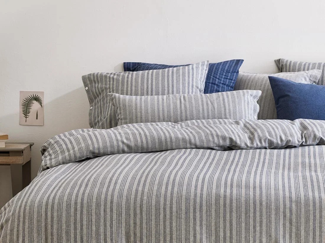 Kussensloop flanel grey/blue stripe