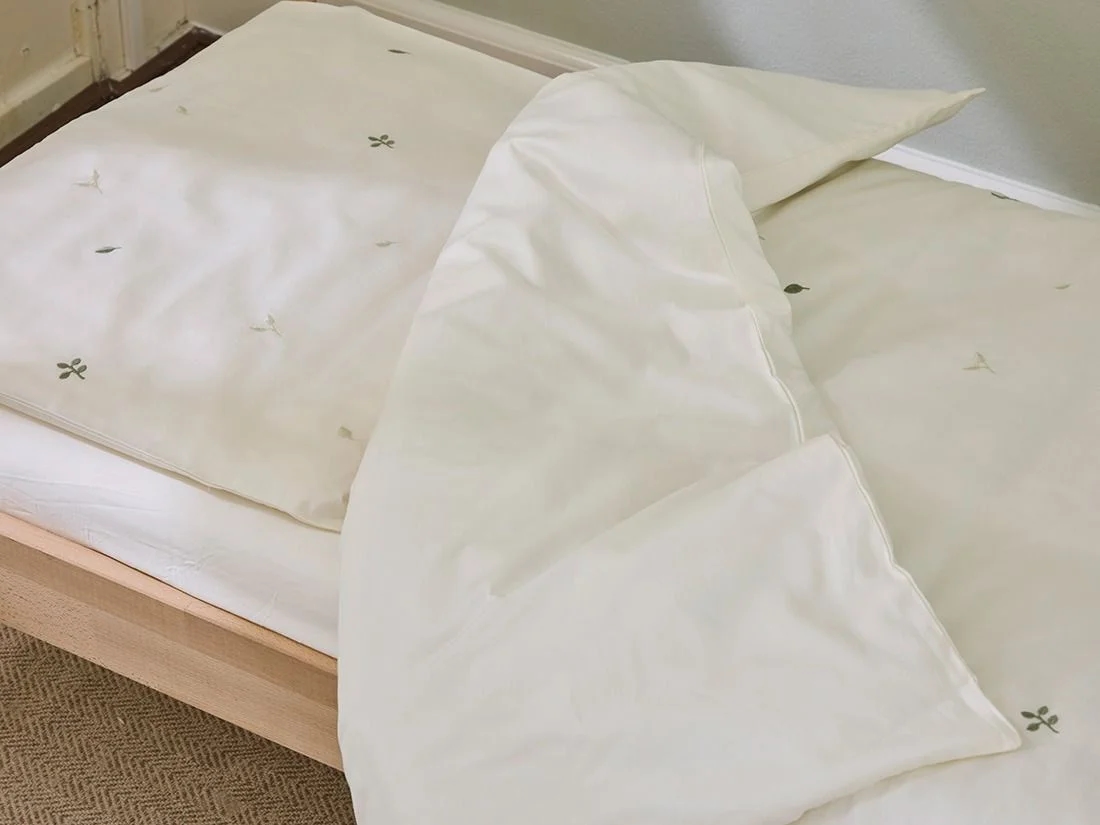 Kinderdekbedovertrek katoen satijn warm white botanical