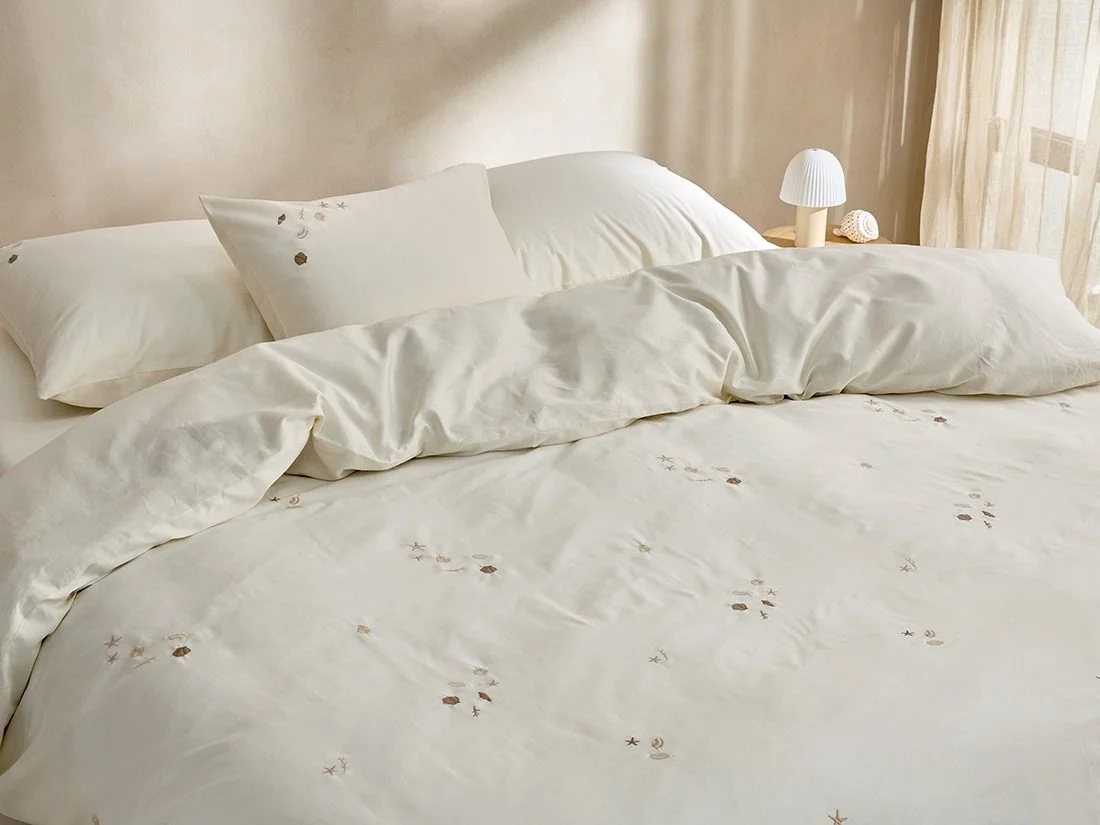 Dekbedovertrek katoen satijn warm white seashell