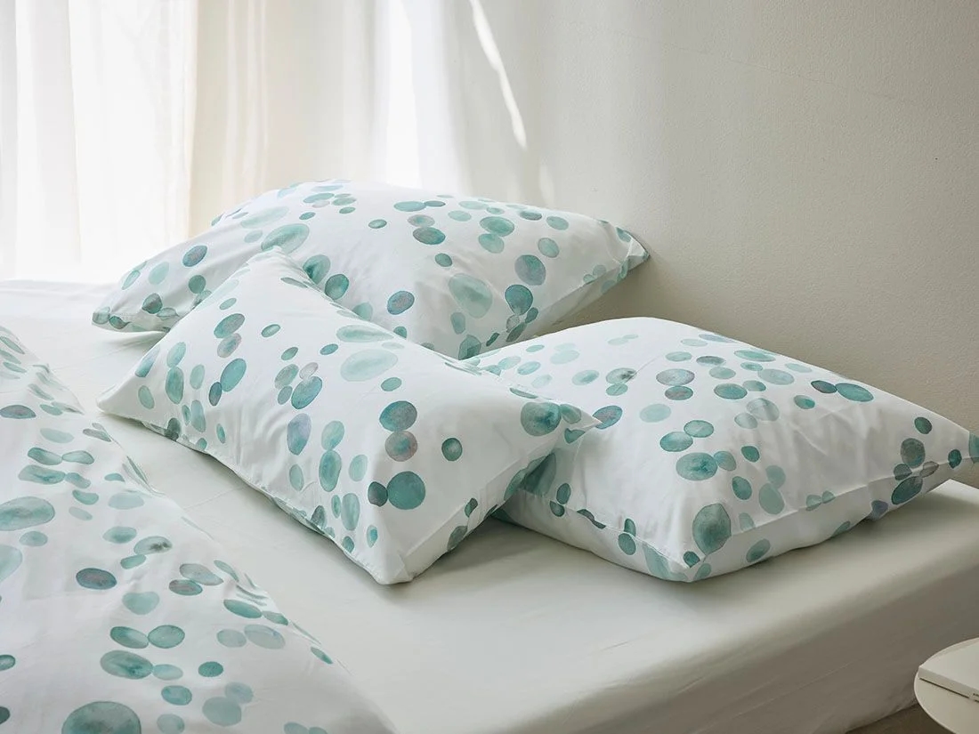 Kussensloop katoensatijn watercolor dots sea green 50x60