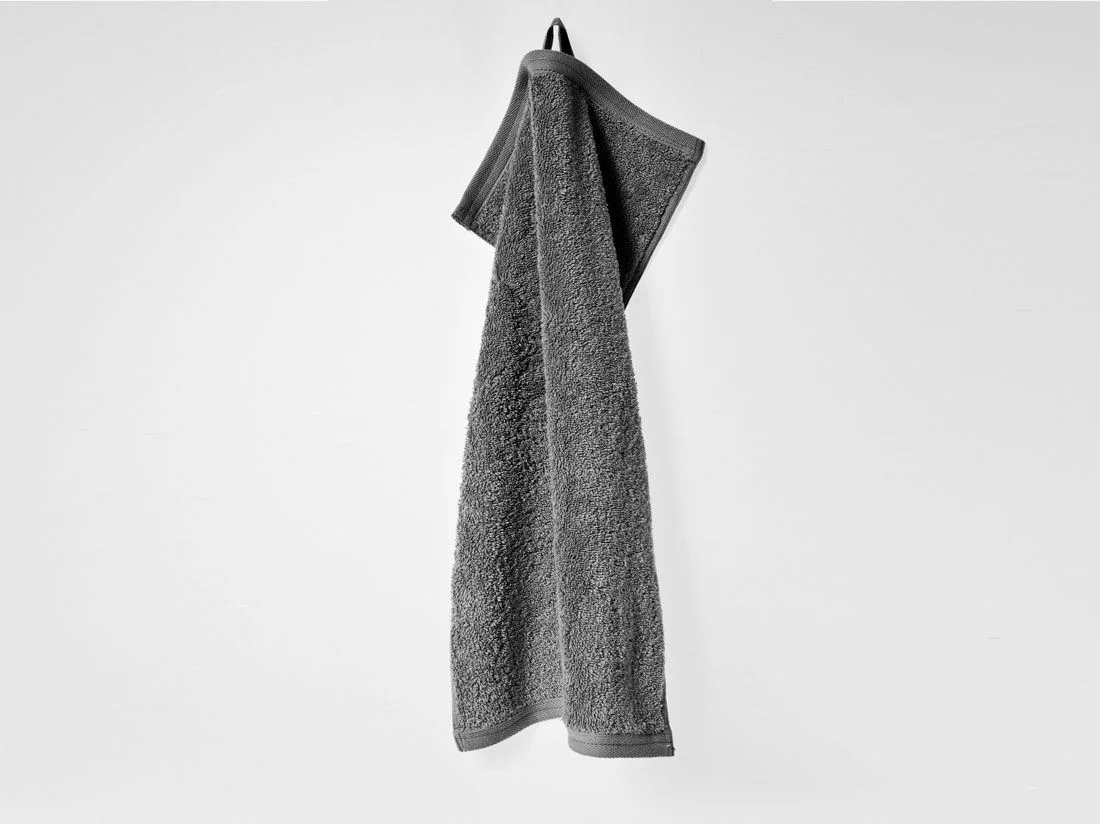 Gastendoekjes dots dark grey 30x50 - 4 st